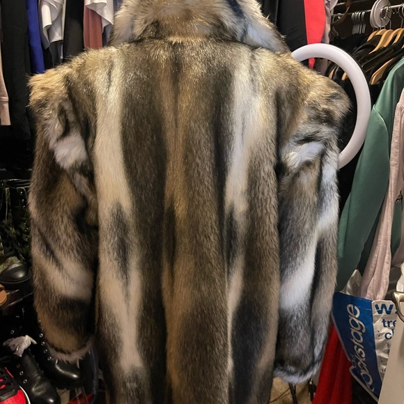 FAUX FUR COAT-Country Pacer. Imported from France - Picture 5 of 9